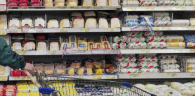 Las ventas en supermercados volvieron a subir en junio, pero cayeron las mayoristas