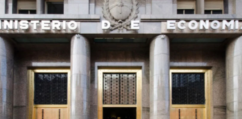 El superávit fiscal primario creció 41% interanual en julio