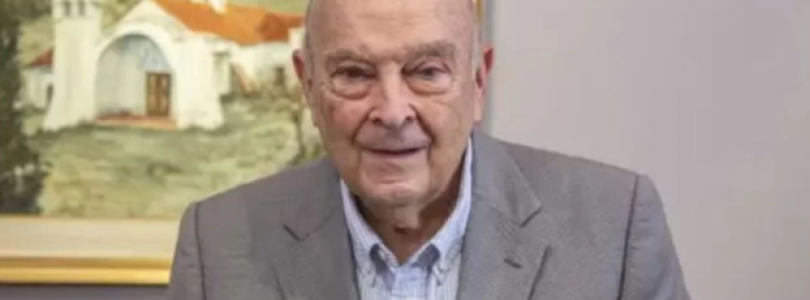 Domingo Cavallo cuestionó a Luis Caputo por las “improvisaciones del equipo económico”