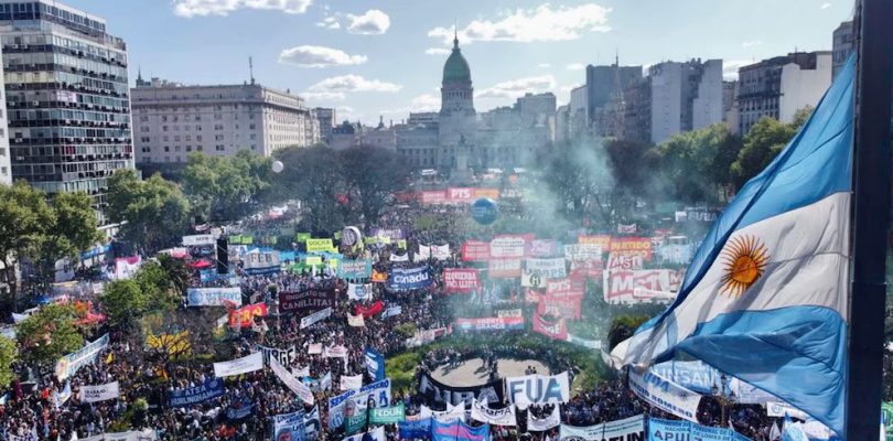“Es hoy”, Massa llamó a marchar por la universidad pública y el Garrahan en el Congreso
