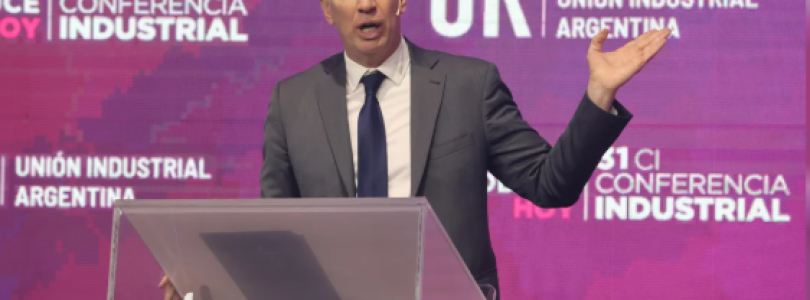 Santilli dijo en la UIA que el sector empresario es “central en el pasado, presente y futuro de la Argentina”