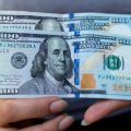 El Banco Central ajusta las bandas cambiarias por la inflación: a cuánto se irá el techo del dólar