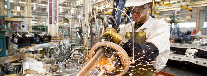 La economía cayó en febrero 2,6% mensual y 2,1% interanual: cuáles fueron los rubros más castigados