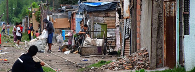La pobreza bajó al 28,2% en 2025 y afectó a 13 millones de personas