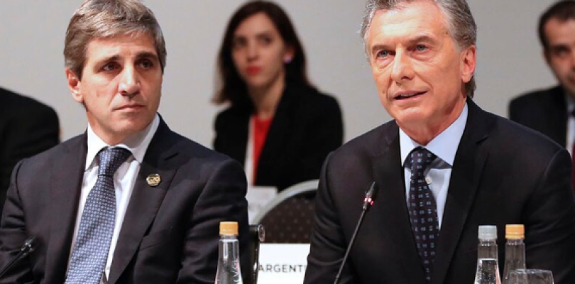 Caputo: “En política económica, este Gobierno no sólo es diferente al de Macri, sino que es lo opuesto”