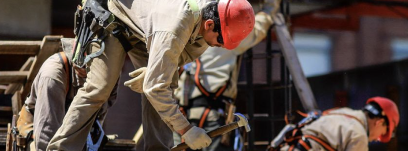 Fuerte caída de la construcción y la industria en abril: cuáles fueron los rubros más afectados