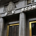El Gobierno captó U$S 266 millones para afrontar un vencimiento de julio y liberó pesos al mercado