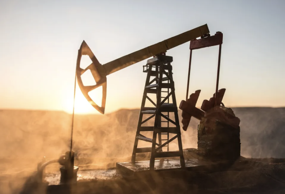 Caen los precios del petróleo tras el acuerdo entre EE.UU. e Irán: qué pasará con los combustibles en Argentina