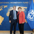 El FMI valoró las mejoras “considerables” en las condiciones del financiamiento y la baja del riesgo país