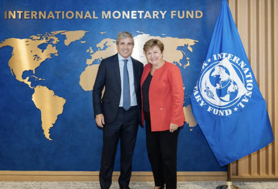 El FMI valoró las mejoras “considerables” en las condiciones del financiamiento y la baja del riesgo país