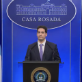 Primera conferencia de prensa: qué dijo el nuevo vocero sobre el rumbo económico, el dólar y el consumo