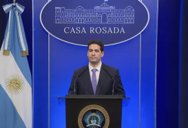 Primera conferencia de prensa: qué dijo el nuevo vocero sobre el rumbo económico, el dólar y el consumo