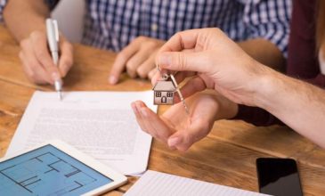 Qué factores explican el retroceso del mercado inmobiliario porteño en julio y por qué subió el valor de las transacciones