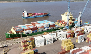 El paro en los puertos genera un caos en el comercio exterior: 140 buques parados y más de 500 trabajadores intimados