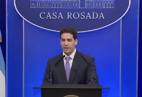 El vocero presidencial admitió que el Gobierno desvía fondos de rutas para sostener el “equilibrio fiscal”