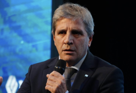 Caputo explicó la caída de la economía al 2,9%: lluvias, nevadas y el Mundial